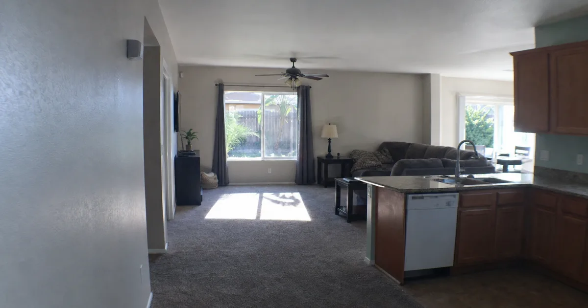 A Home Interior With Carpet in Torrance, CA